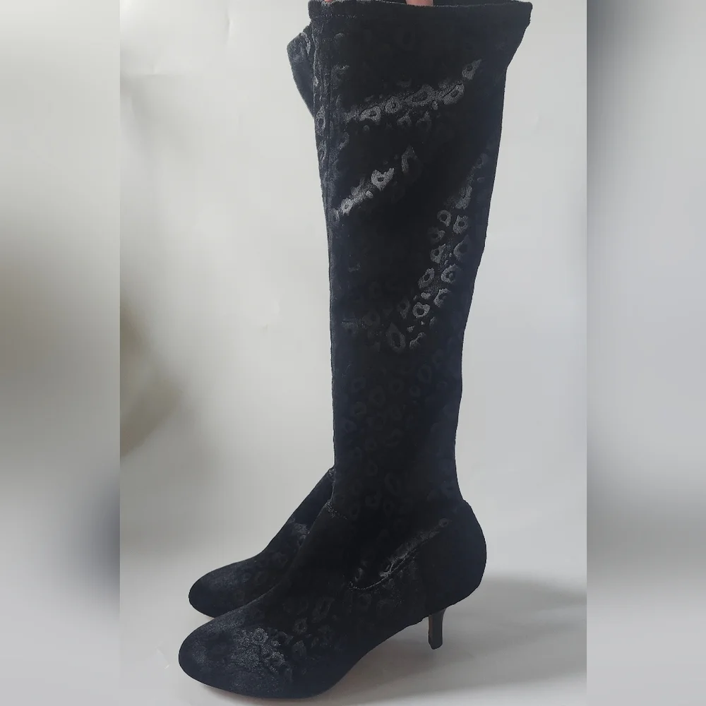 DONALD J PLINER Black Tall Stretch Velvet Print Cheetah Prin YAZI2-SU Boots 6.5
